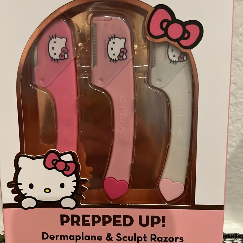 HELLO KITTY X Creme Shop Sculpt Razors *New* - Picture 2 of 3